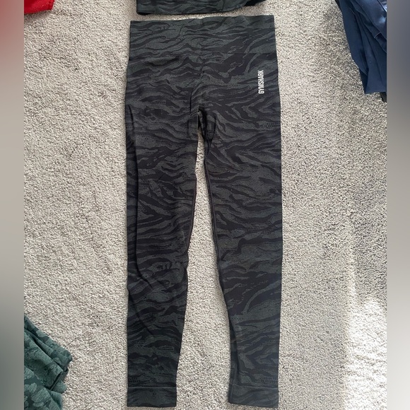 Gymshark Adapt Animal Seamless Leggings and Bra - Picture 6 of 7